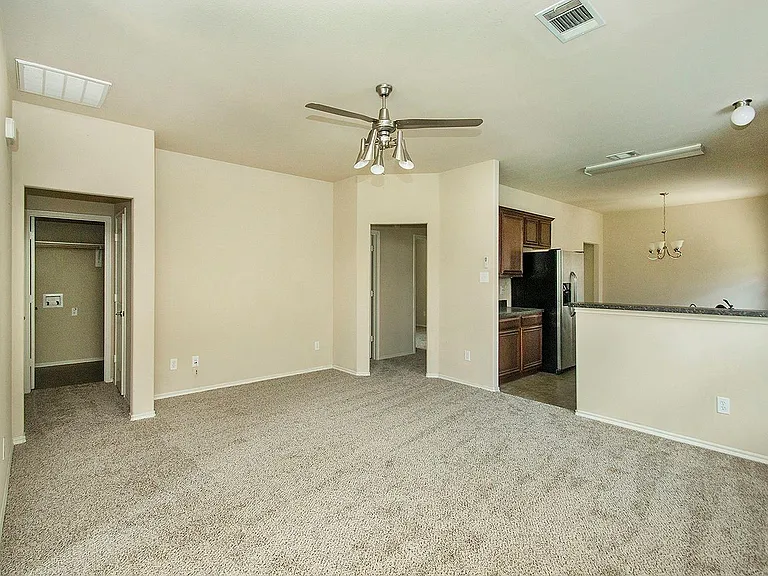 4032 Eagle Dr — Photo 5