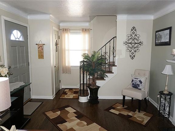 3rd image of 5209 E 114th St