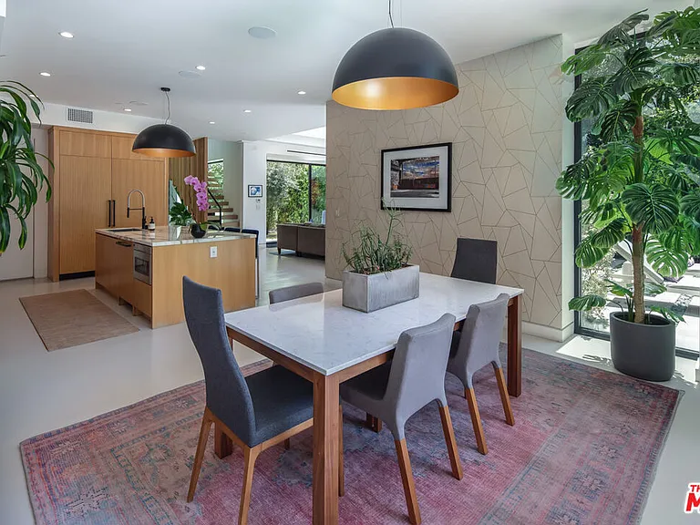 631 N Curson Ave — Photo 10