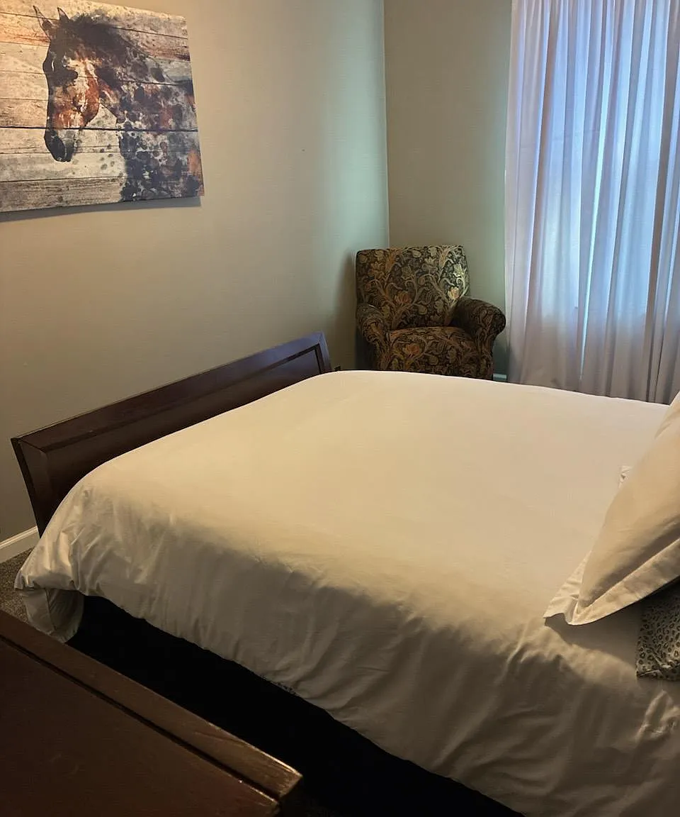 3 bed, 2.0 bath, 2000 sqft, $910 — Photo 3