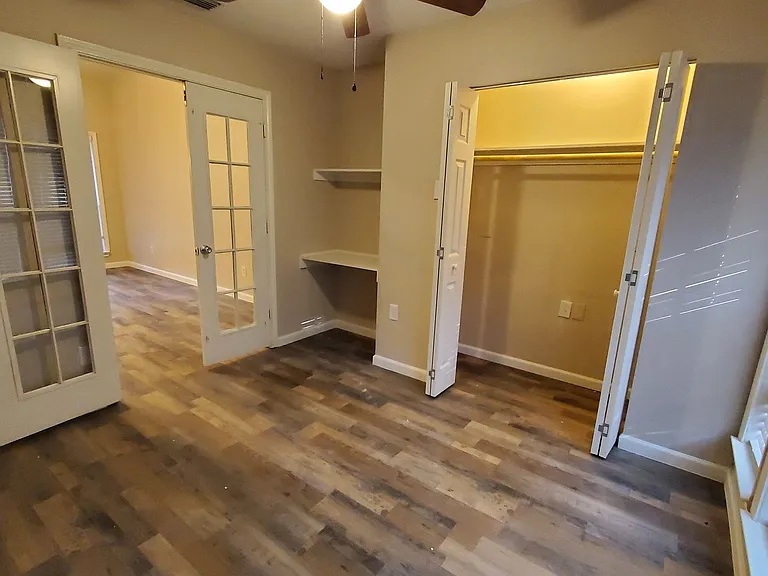 8440 Willow Creek Dr — Photo 12