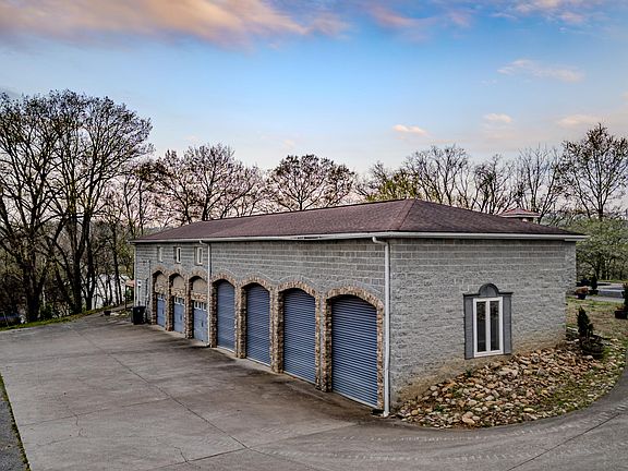32nd image of 6600 Fish Hatchery Rd