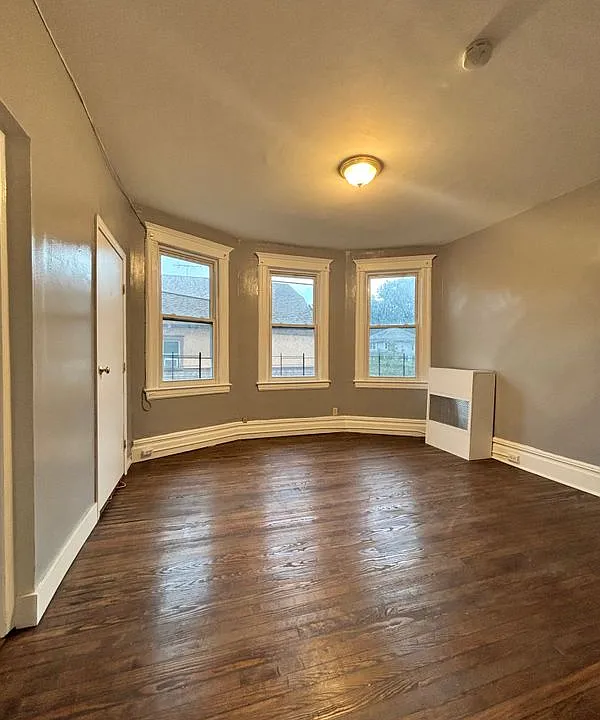 105 Brookside Ave #2