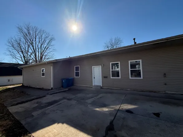 303 E Hanover St, New Baden, IL 62265