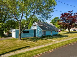 2 Wepawaug Dr, Milford, CT 06461