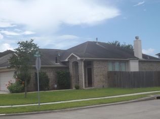 709 Elizabeth St, Alvin, TX 77511