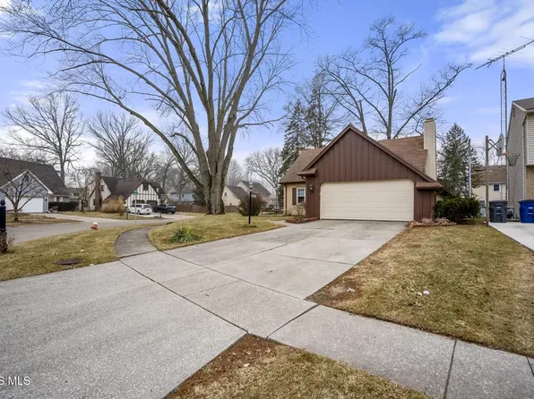 4048 Holifield Dr, Toledo, OH 43623