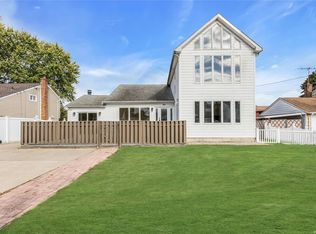 57 Bogart St, Huntington Station, NY 11746