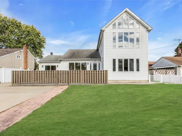 57 Bogart Street, Huntington Station, NY 11746