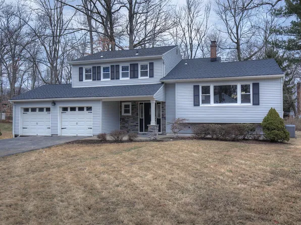 140 Briarwood Dr E, Berkeley Heights, NJ 07922