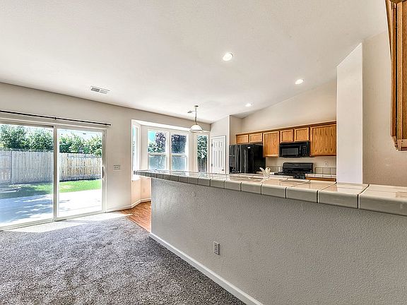 4th image of 1381 Brooke Way