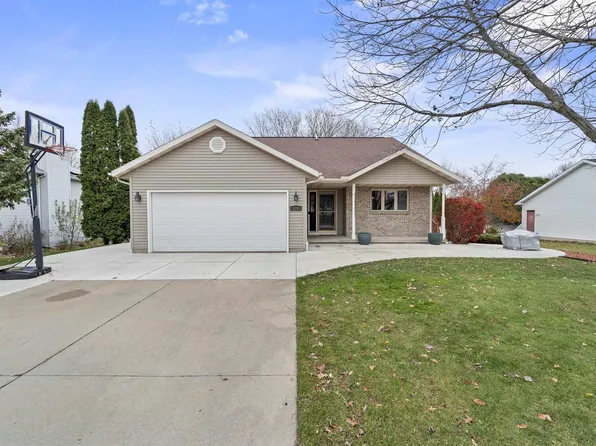 570 Oakwood Drive, Oregon, WI 53575