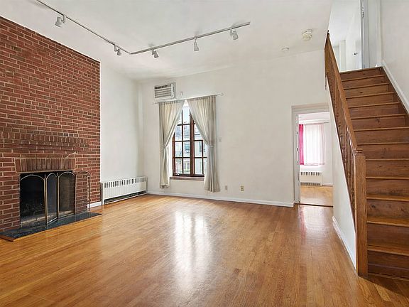 2nd image of 142 W 76th St APT 4