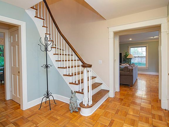 5th image of 1725 Hillshire Dr