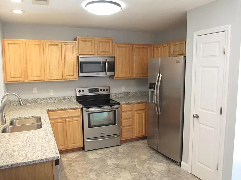 421 Vailview Dr — Photo 6