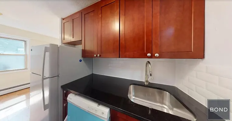 Rented by Bond New York | media 11