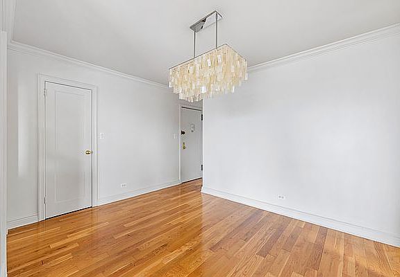 4th image of 413 Grand St APT F1903