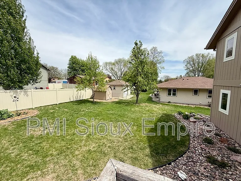 5900 W 28th St — Photo 26