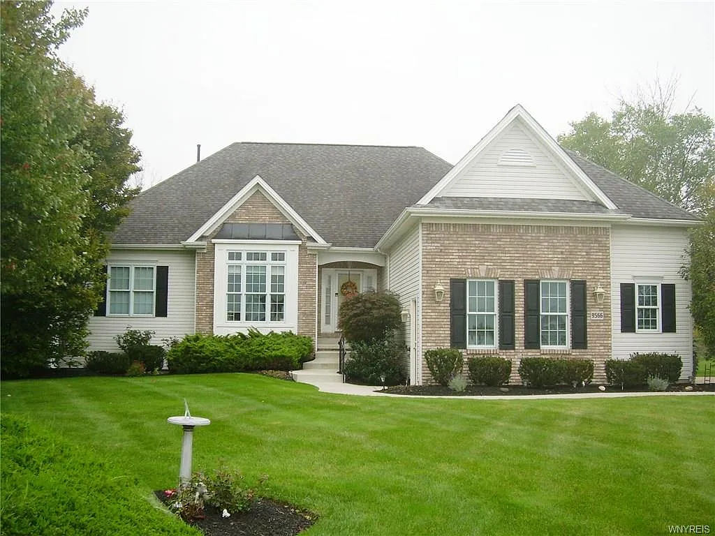 9566 English Ivy Ct photo 1