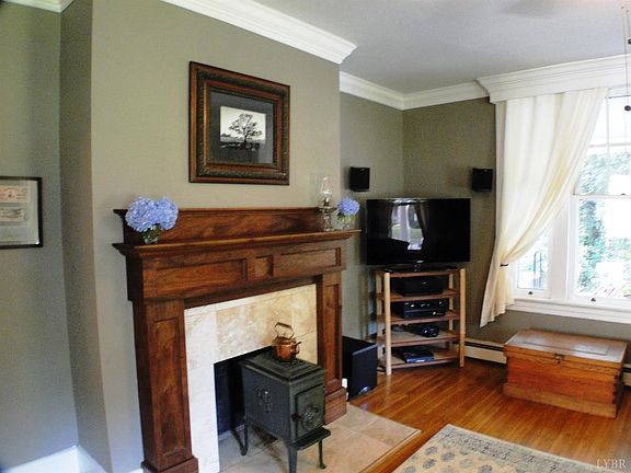 3rd image of 311 Norfolk Ave