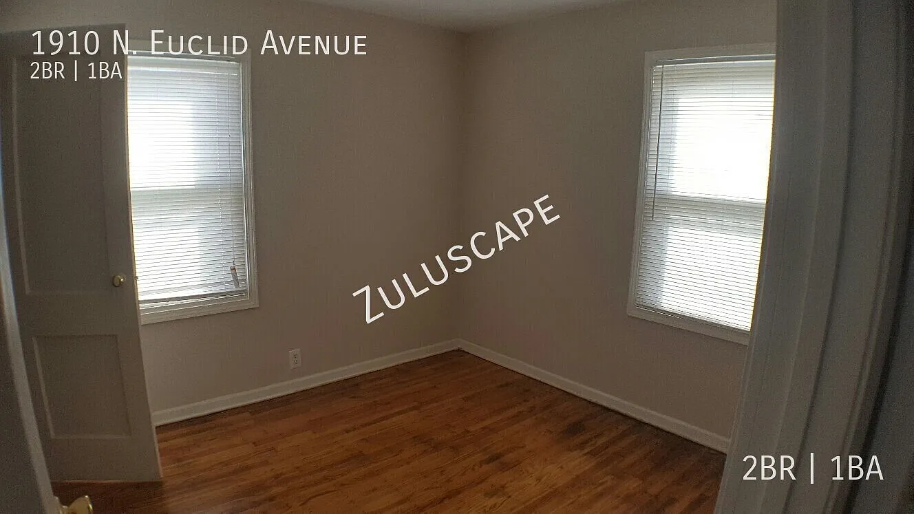 1910 Euclid Ave. / 2 Bedroom 1 bathroom Remodeled Bungalow In Irvington — Photo 3
