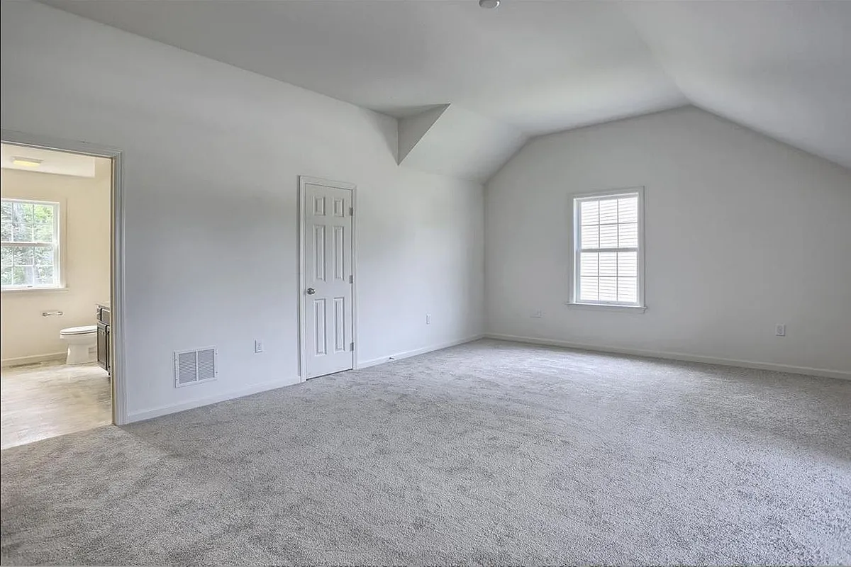 Building Photo - 3 Sugar Maple Way
