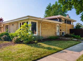 5700 Carol Ave, Morton Grove, IL 60053