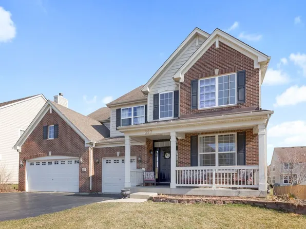 327 Comstock Dr, Elgin, IL 60124