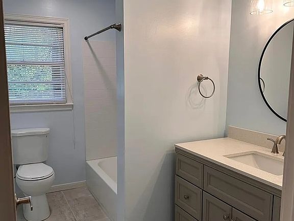 3rd image of 1307 W Park Ave