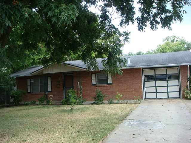 1st image of 503 S Lake Dr
