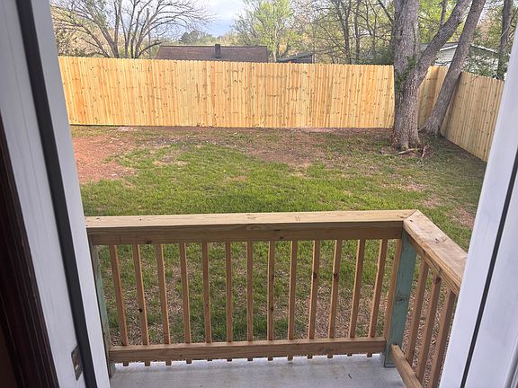 4th image of 3903 Fairlawn Ct