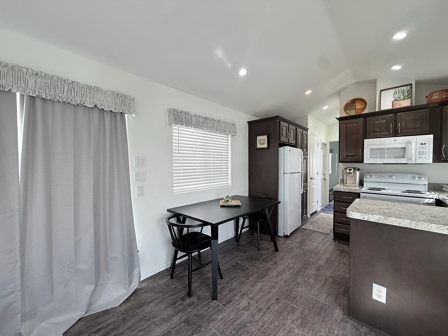 925 N Plaza Dr — Photo 4
