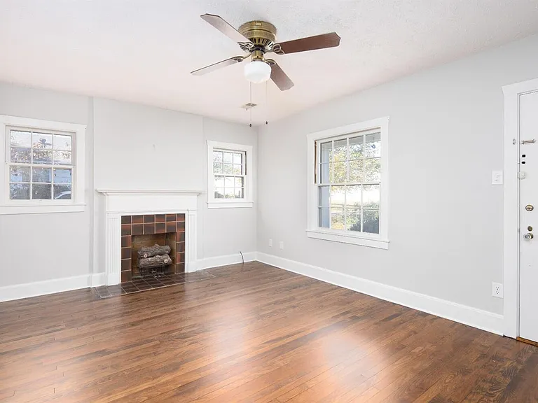 1220 Hammond Ave — Photo 8