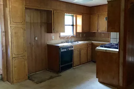 204 Livingston Rd NE — Photo 5