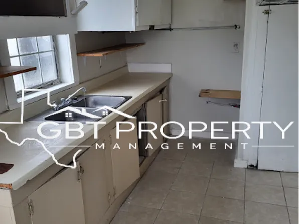 LPP 906 E Cotton St.