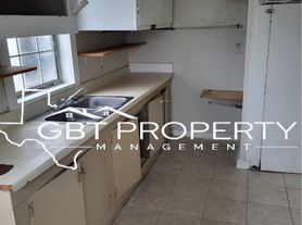 LPP 906 E Cotton St.