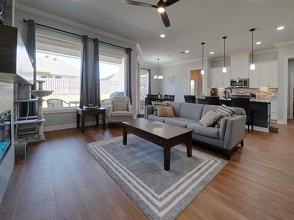 5th image of 1701 Jessica Dr