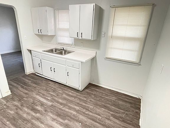 3rd image of 3826 N 36th St
