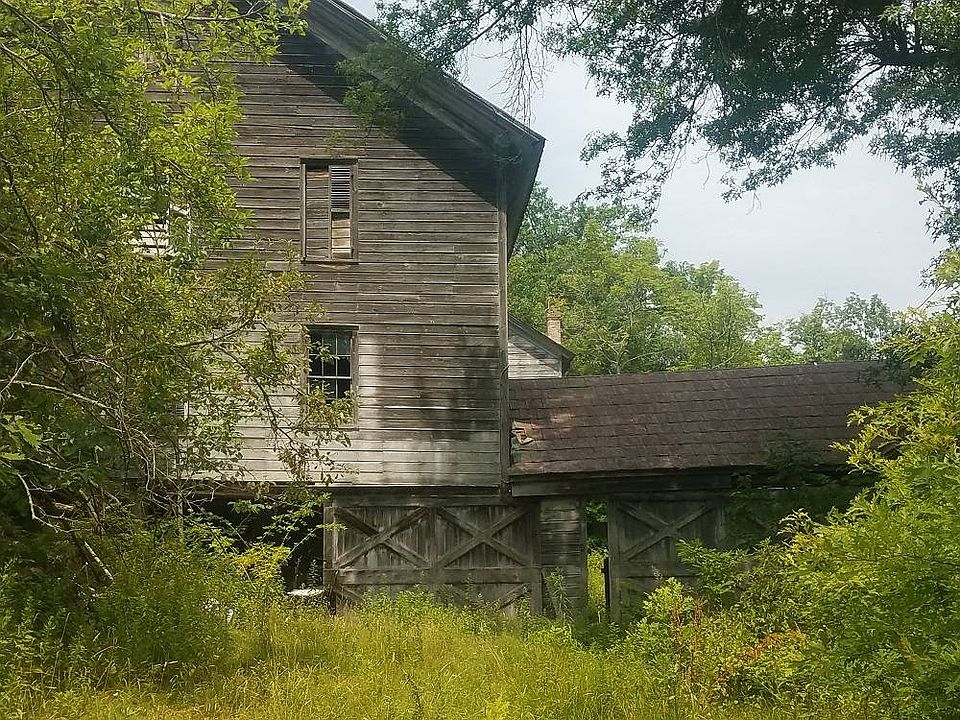 2nd image of 77 Louden Rd