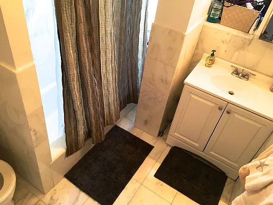 Rented by Chartwell Manhattan Realty | media 10