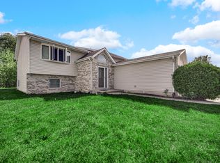 6261 Willet Ave, Hobart, IN 46342