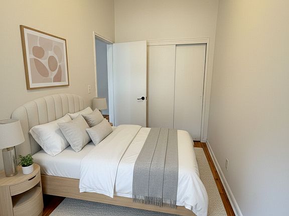 3rd image of 48 W 55th St APT 3A
