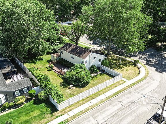 3rd image of 64 Grand Avenue