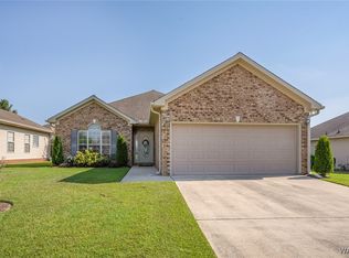 12327 Huntington Village Dr, Northport, AL 35475