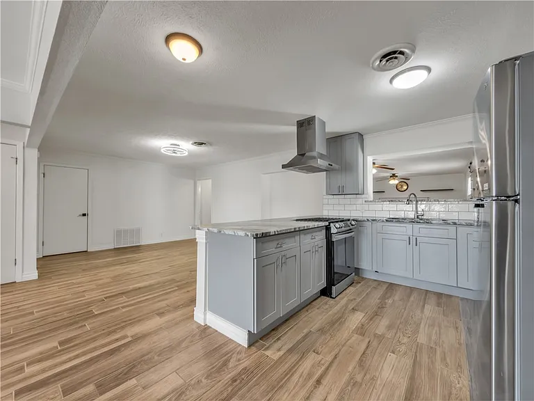 853 Belmeade Dr — Photo 6