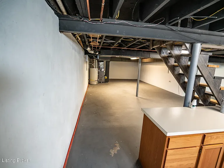 9008 Haviland Ave — Photo 29