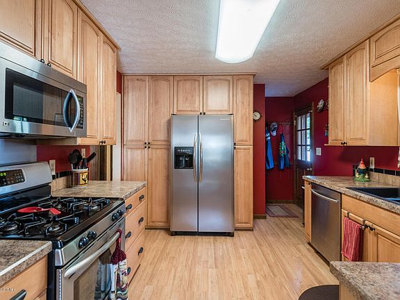 4th image of 4005 Iron Horse Way