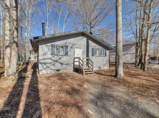 8560 Hillcrest Dr, Tobyhanna, PA 18466