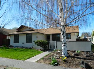 543 SW 9th St, Redmond, OR 97756