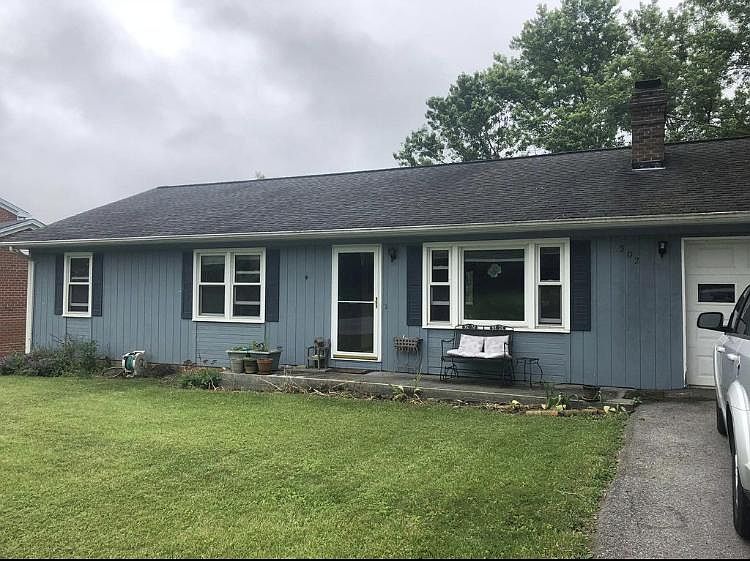 1st image of 202 Woodbine Dr